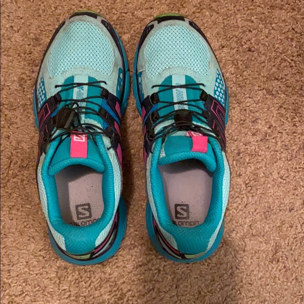 Women’s Salomon tennis shoes